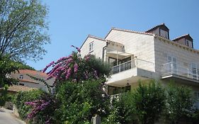 Apartments And Rooms Artemida